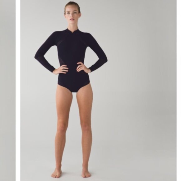 Lululemon Long Sleeved One-Piece Reversible Paddle Swimsuit size 4 -like new - Picture 4 of 16